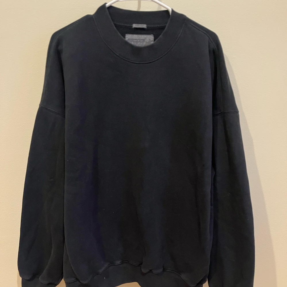 Abercrombie & Fitch Men's Black Crewneck Sweater